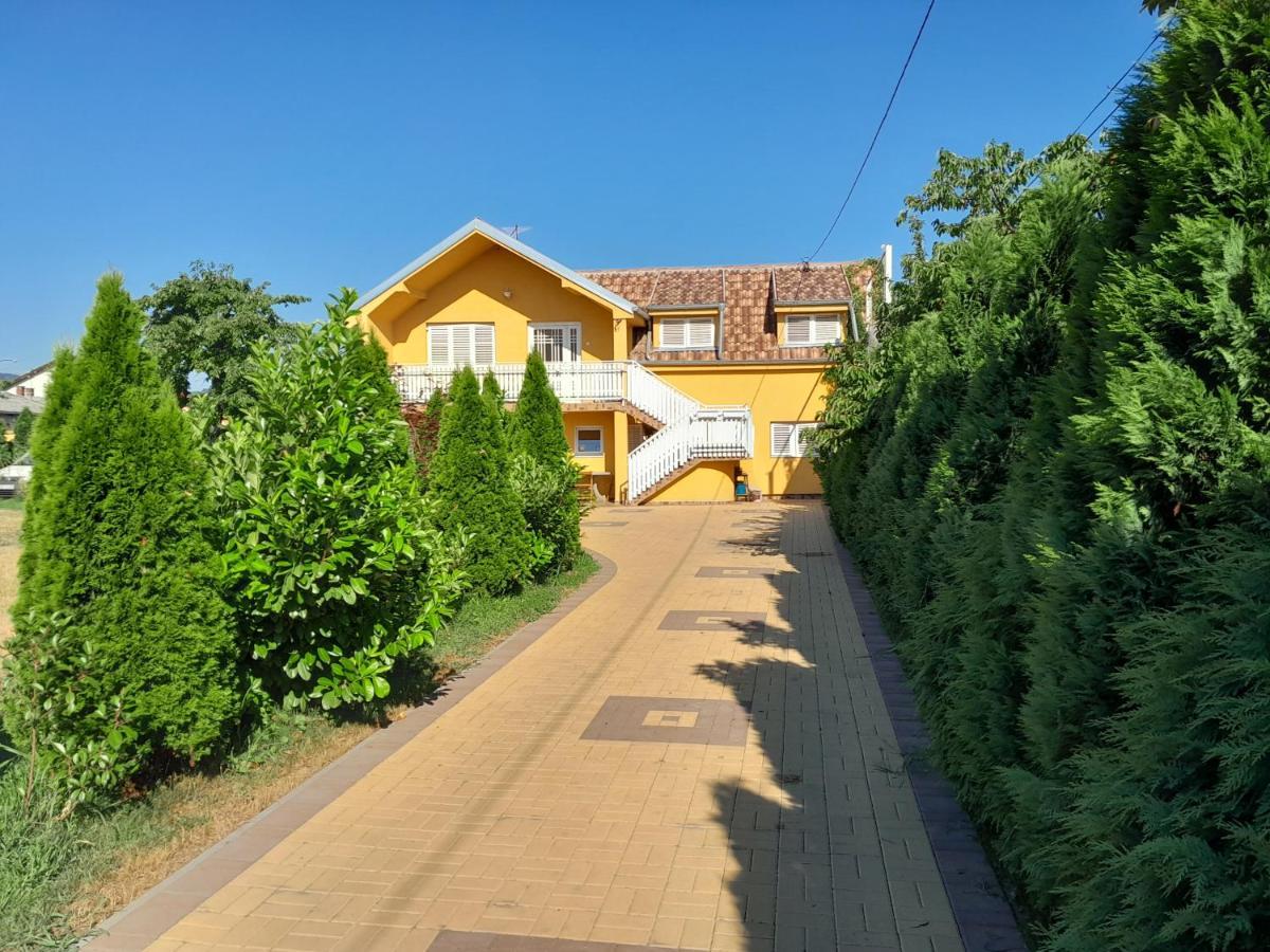 Golden House Apartments Cacak Exterior photo